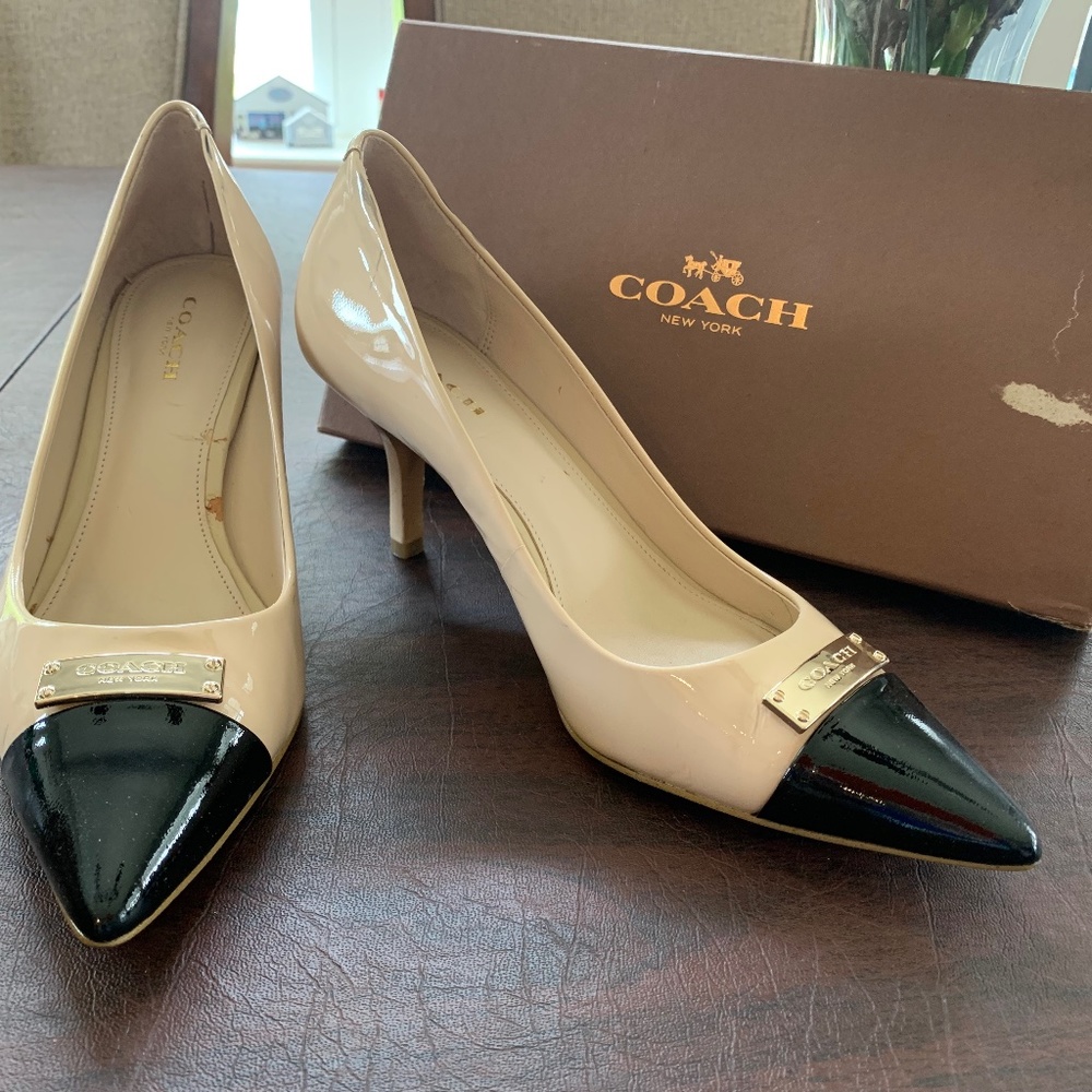 Coach, size 7M, tapioca/black, patent leather shoes